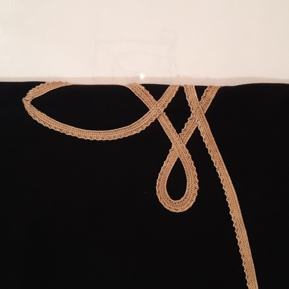 EUC Limited Outback Red Black Skirt with Gold Trim Sz 6 - Picture 2 of 9